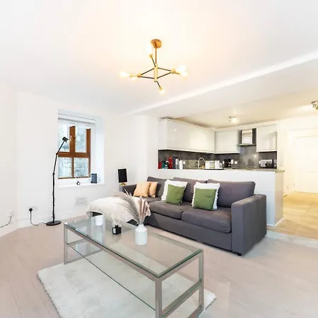 Lavish 1 Bedroom Near Tottenham Stadium Holiday home