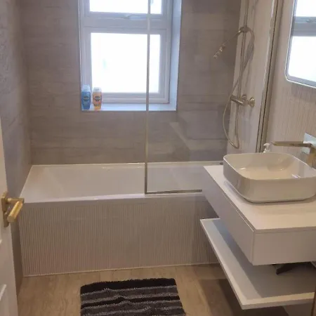Apartment The Luxury Perivale