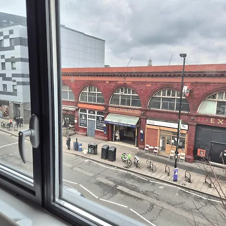 Spacious 1 Bedroom Apartment, Opposite The Metro Station, Very Location