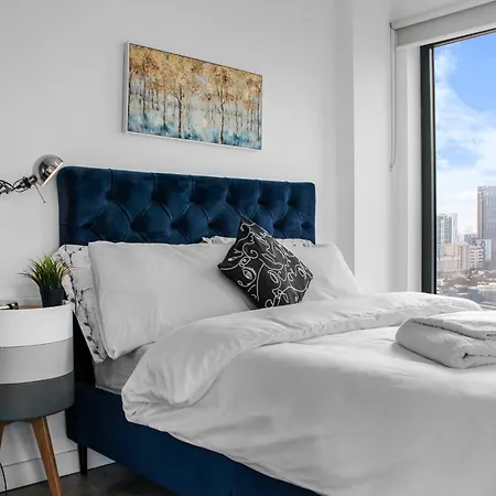 Apartment Station 1 Minute, Gym , Smart Tv , 1 Min To Westfield Centre London