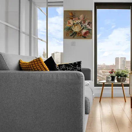 Apartment Station 1 Minute, Gym , Smart Tv , 1 Min To Westfield Centre