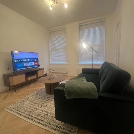 Cosy One Bedroom Flat In Newcross * London