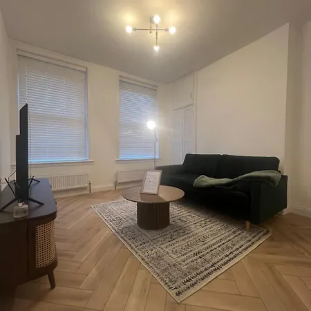 Cosy One Bedroom Flat In Newcross London