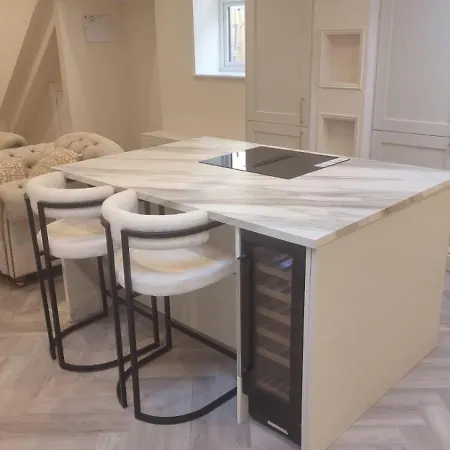 The Luxury Apartment Perivale