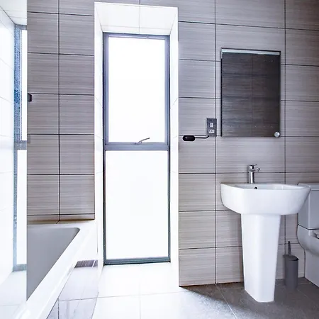Canning Town 4-person Flat With Free Parking アパート *