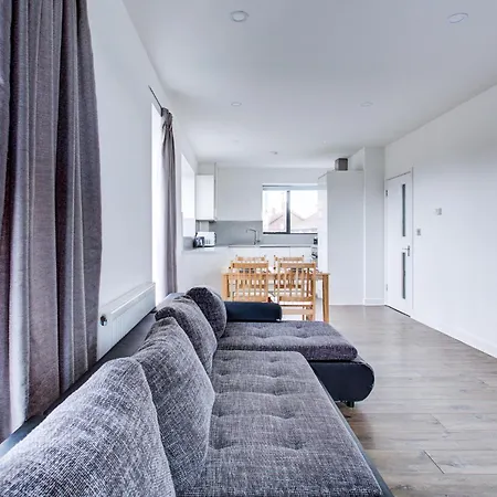 アパート Canning Town 4-person Flat With Free Parking ロンドン