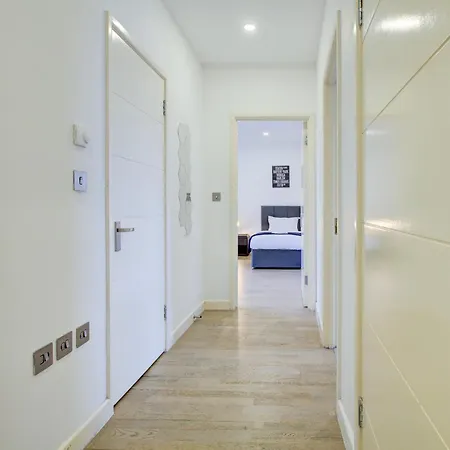 Canning Town 4-person Flat