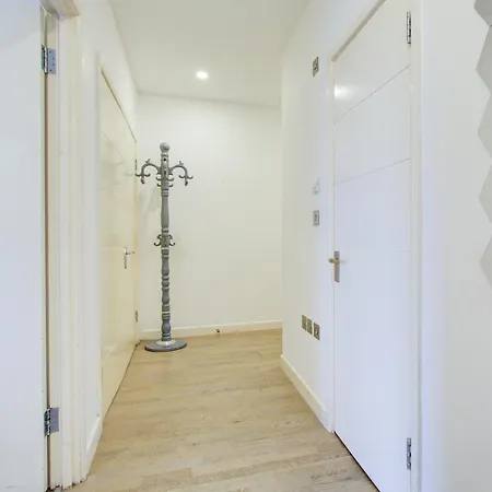 Canning Town 4-person Flat Apartman *