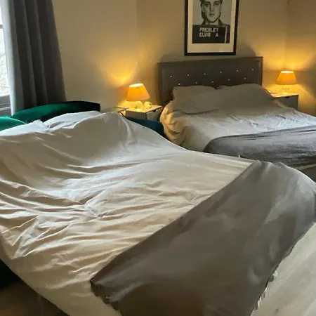 3 Flat Share Fitzrovia, Apartment London