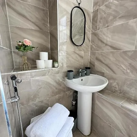 Park Lane Beautiful Family Apartment