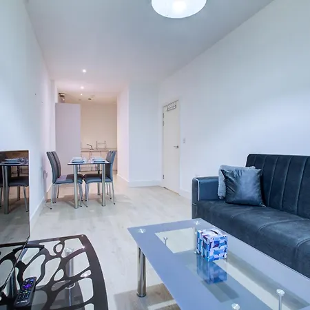 Apartment 1 Bedroom Flat 6 Mins From Heathrow Airport Flat 25 Harmondsworth