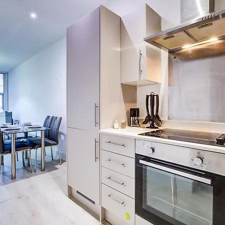 Apartment 1 Bedroom Flat 6 Mins From Heathrow Airport Flat 25 Harmondsworth