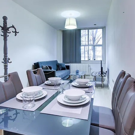 1 Bedroom Flat 6 Mins From Heathrow Airport Flat 25 Apartment *