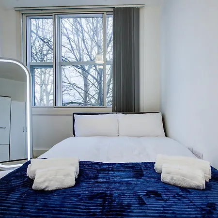 1 Bedroom Flat 6 Mins From Heathrow Airport Flat 25 Apartment *