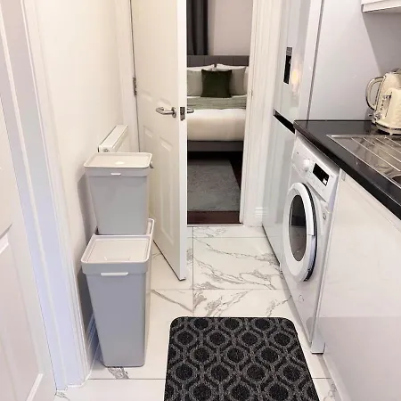 Family Retreat 30min To Apartment