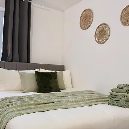Apartment Family Retreat 30min To London