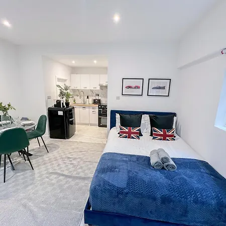 Sleek 1-bed Flats In Euston, Islington Near Regents Park *