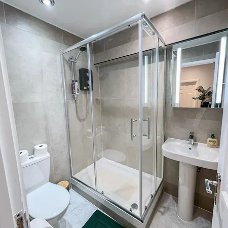 Sleek 1-bed Flats In Euston, Islington Near Regents Park * لندن