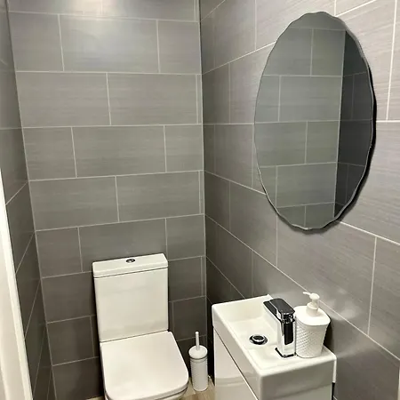 Guest house Cosy Ensuite Double Room, Near Heathrow Airport