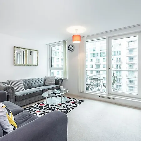 2 Bedroom , Zone 1 , 2 Mins Walk Tube , Offers , Sleeps 5
