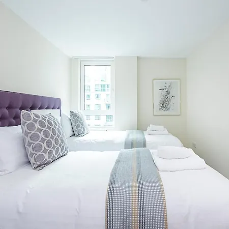 2 Bedroom , Zone 1 , 2 Mins Walk Tube , Offers , Sleeps 5