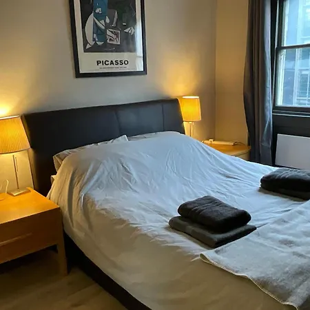 3 Flat Share Fitzrovia,