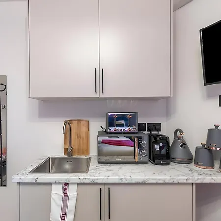 Apartment Tiny *