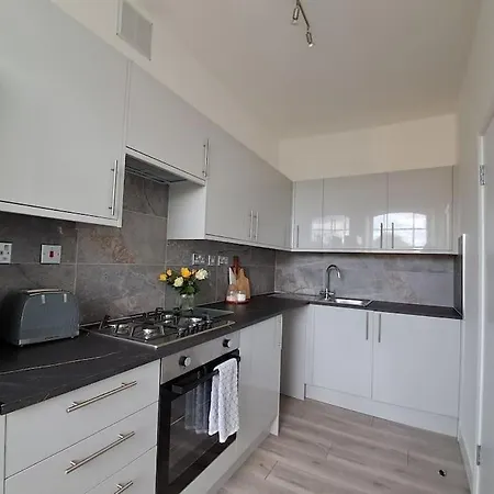 Apartamento Newly Refurbished Flat In The Heart Of