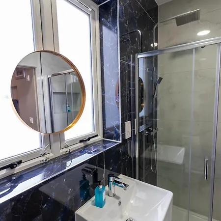 Paragraph Palmers Hotel Palmers Green