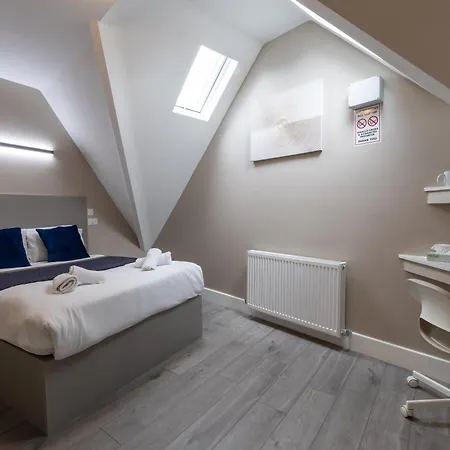 Paragraph Palmers Hotel