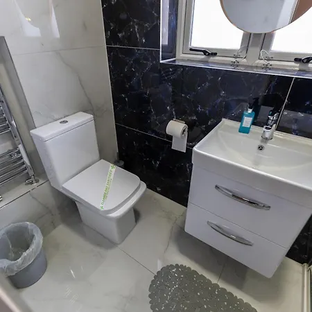 Paragraph Palmers 4* Palmers Green