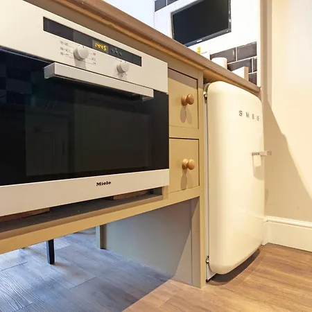 Apartment Luxury One Bedroom Mezzanine In Paddington London