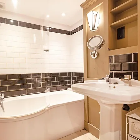 Luxury One Bedroom Mezzanine In Paddington Apartment *