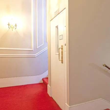 Luxury One Bedroom Mezzanine In Paddington Apartment