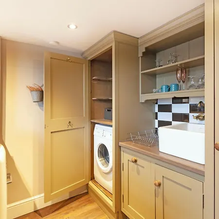 Luxury One Bedroom Mezzanine In Paddington Apartment