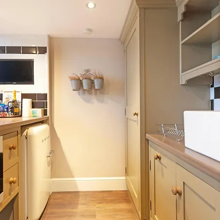Luxury One Bedroom Mezzanine In Paddington Apartment