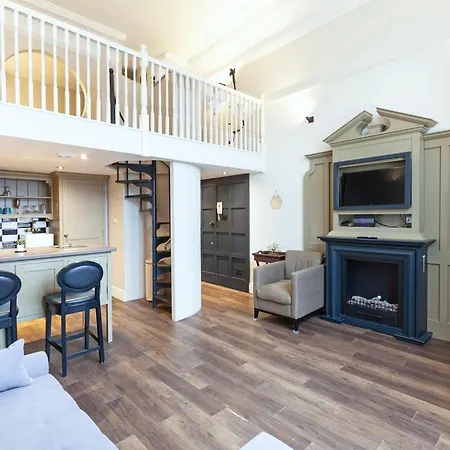 Luxury One Bedroom Mezzanine In Paddington London