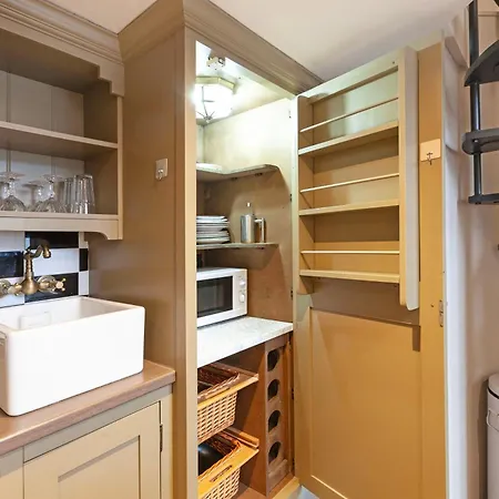 Luxury One Bedroom Mezzanine In Paddington London
