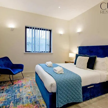 Stylish Penthouse With Views / Balcony Ac Apartment *