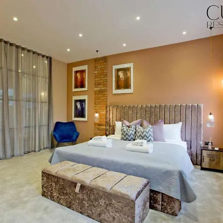 Apartment Stylish Penthouse With Views / Balcony Ac London