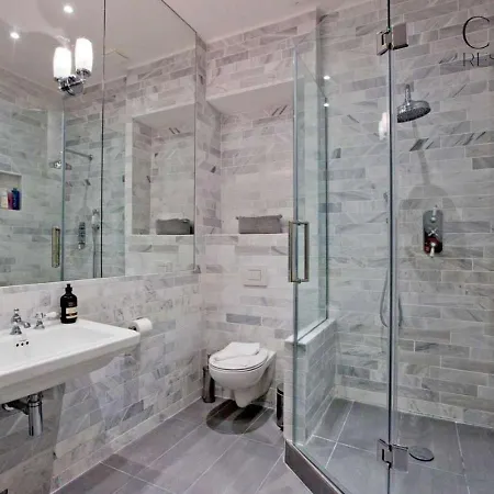 Stylish Penthouse With Views / Balcony Ac Apartment *