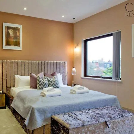 Apartment Stylish Penthouse With Views / Balcony Ac London