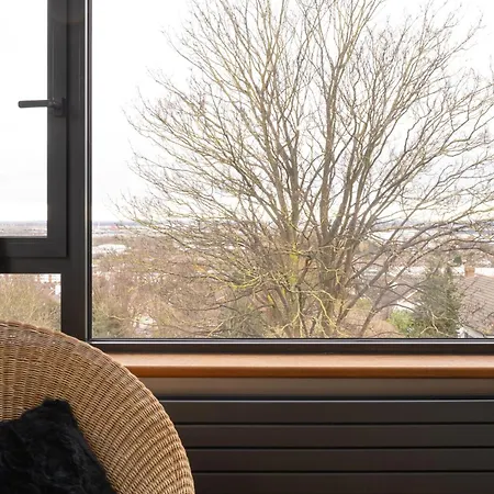 The Ridge - Luxury Designer With Hot Tub And Sauna, Bexley Borough Of Villa *