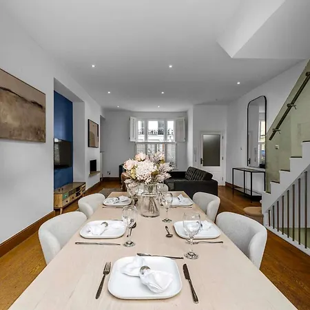 Apartment Elegant 3 Bedroom House With Garden And Rooftop London