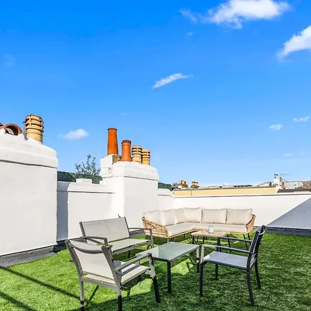 Apartment Elegant 3 Bedroom House With Garden And Rooftop *