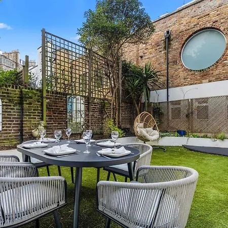 Apartment Elegant 3 Bedroom House With Garden And Rooftop *