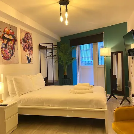 Serviced Apartment