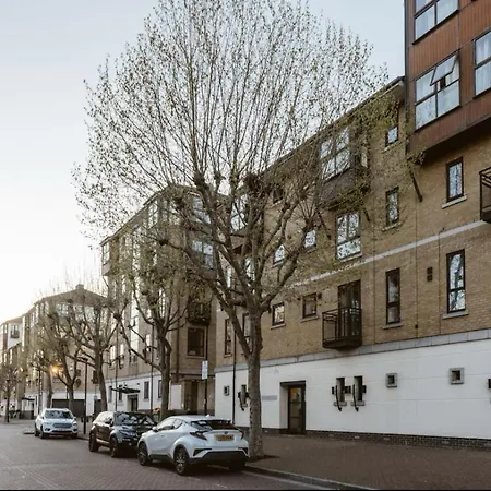 Apartment Cosy 2 Bdr Flat 5 Min To Excel Free Car Parking London