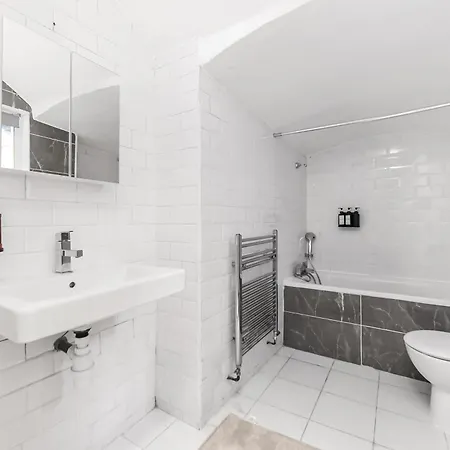 2br Collingham Place Earls Court * Londýn