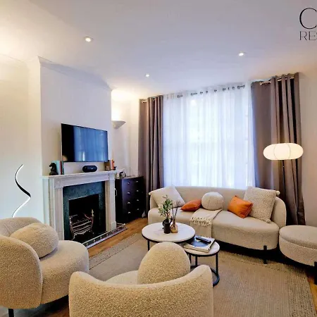 Charming Mews House In The Heart Of South Kensington * London